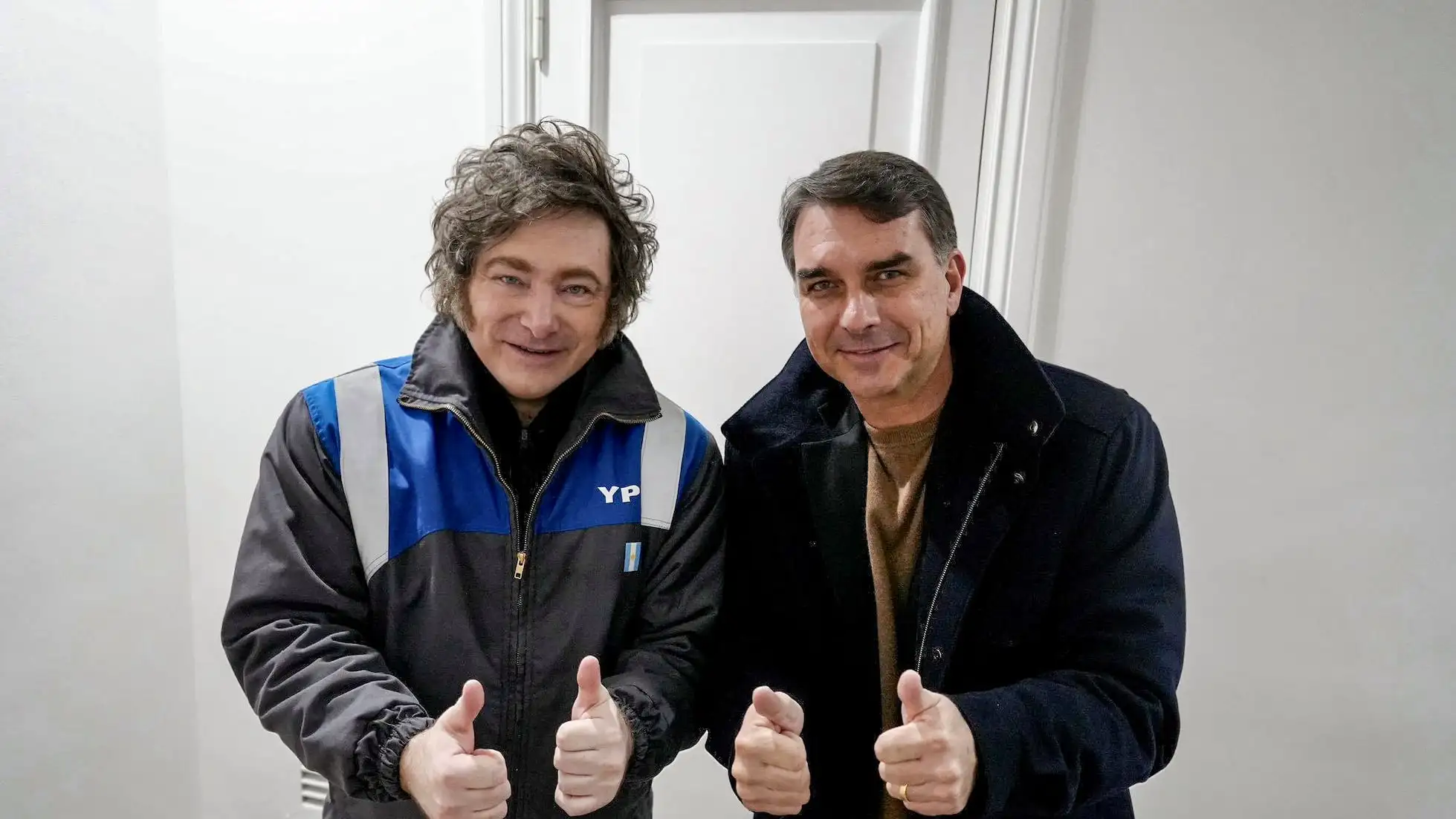 Javier Milei junto a Flavio Bolsonaro.