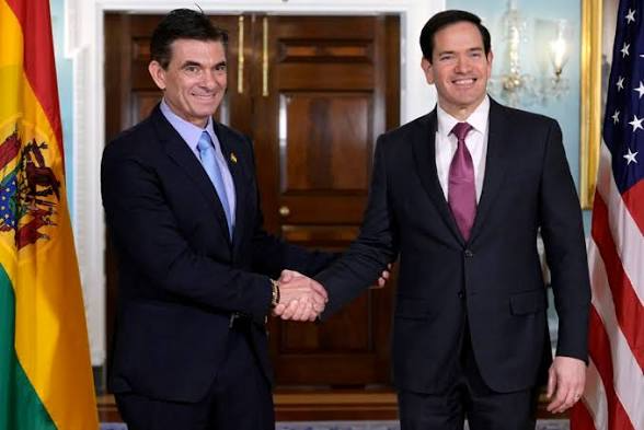 Rodrigo Paz junto a el Secretario de Estado Marco Rubio