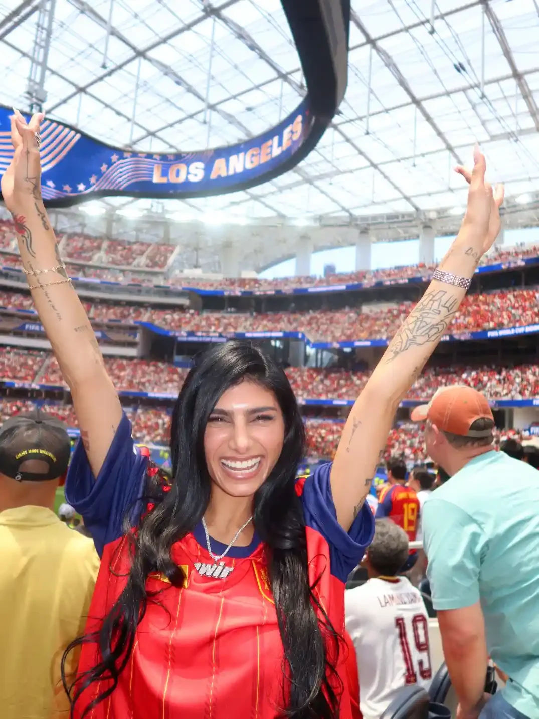 Mia Khalifa se mostró a favor de España en distintos partidos.
