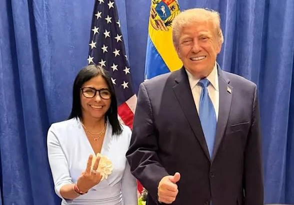 Delcy Rodríguez junto al presidente Donald Trump
