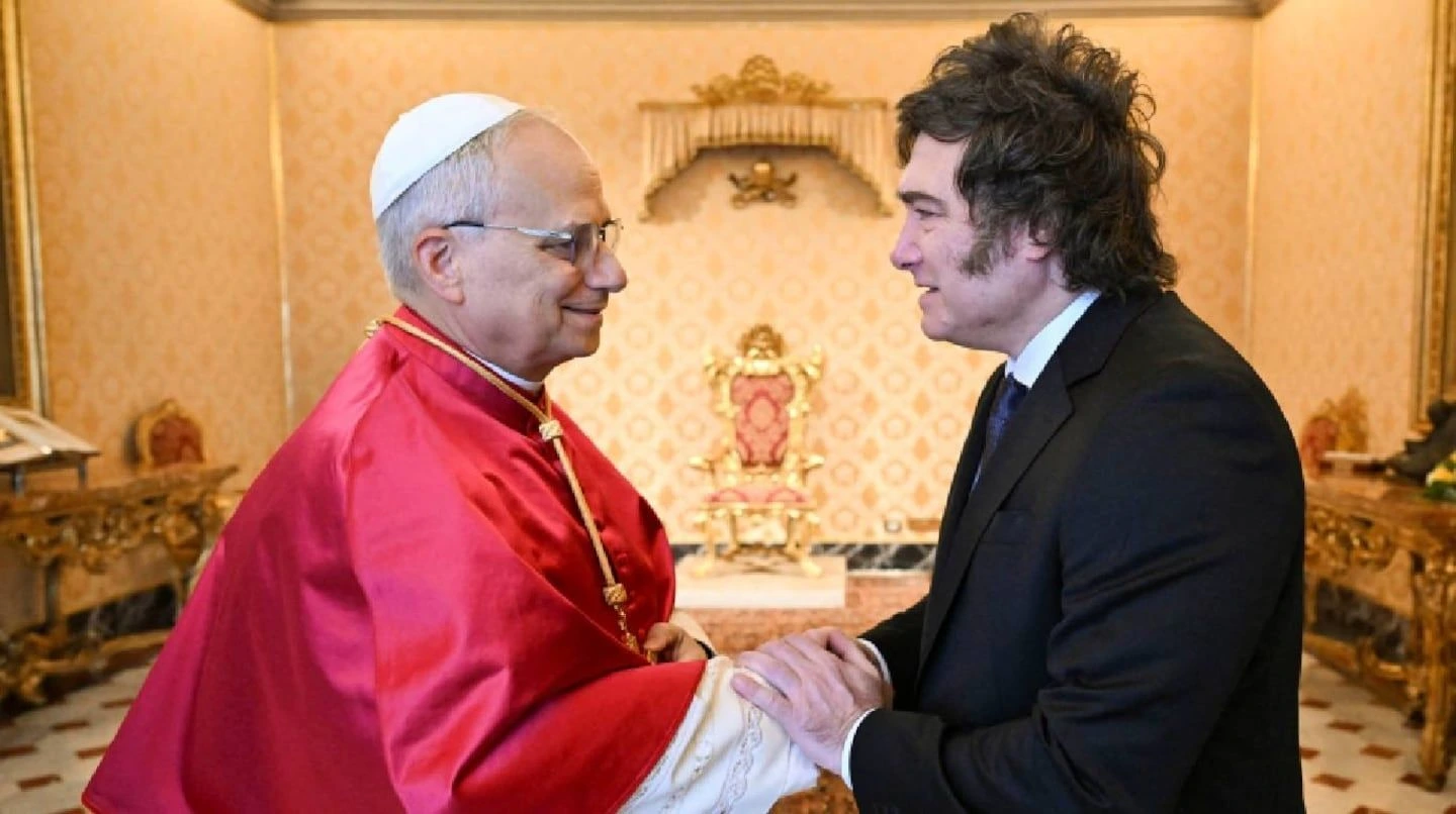 El papá León XIV junto a Javier Milei.