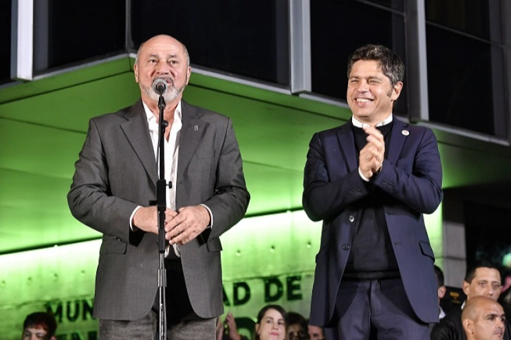 Axel Kicillof inaugurated a million-dollar six-story municipal palace in Ensenada