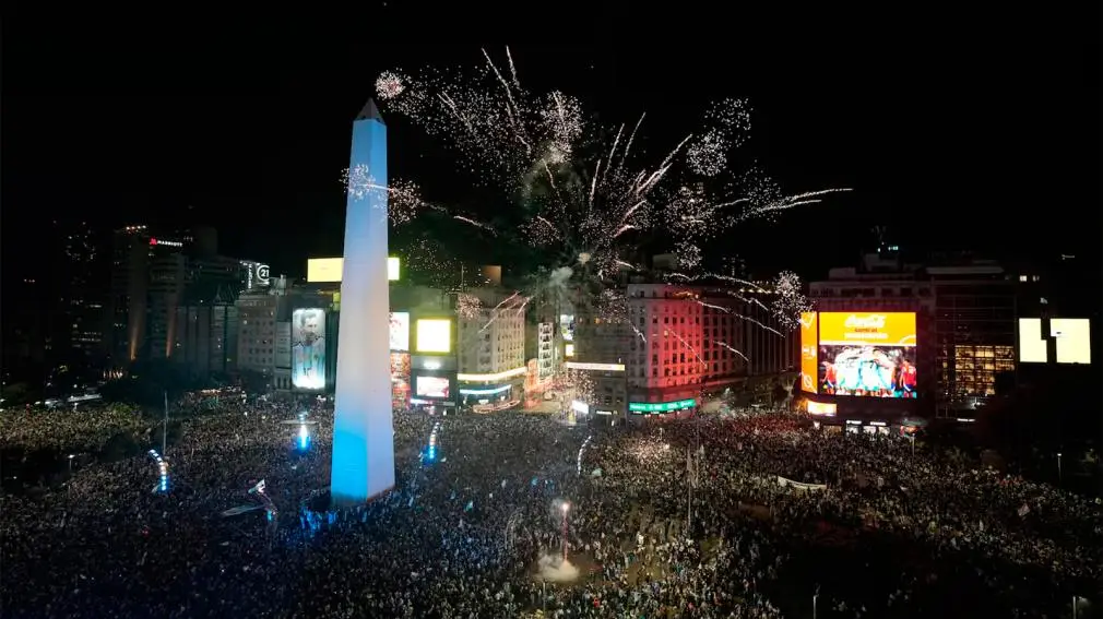 El Obelisco se lleno de hinchas agradecidos.