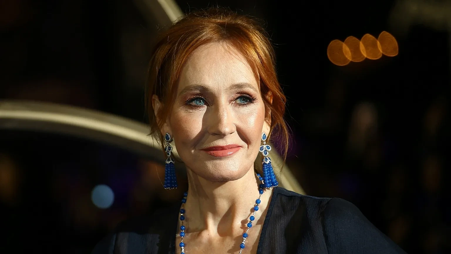J K Rowling aseguró que las políticas para ayudar a mujeres no deben provenir del estado