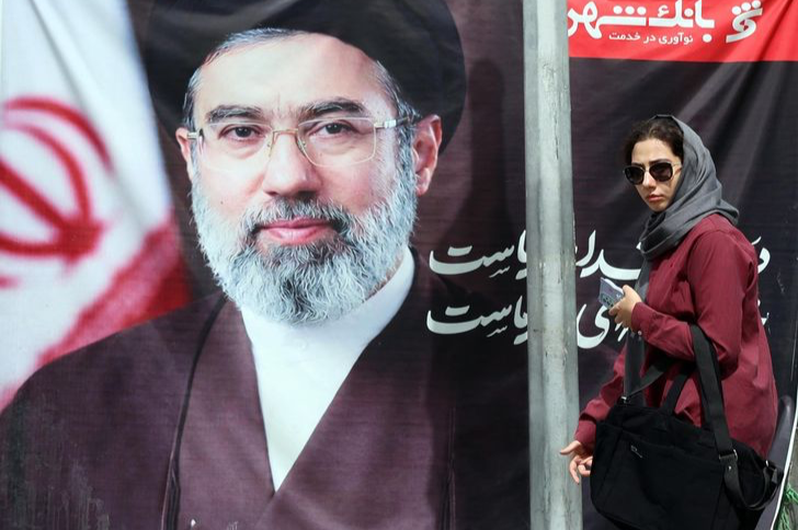 The new Ayatollah is still wounded and hidden: He handed over control of foreign policy to the generals