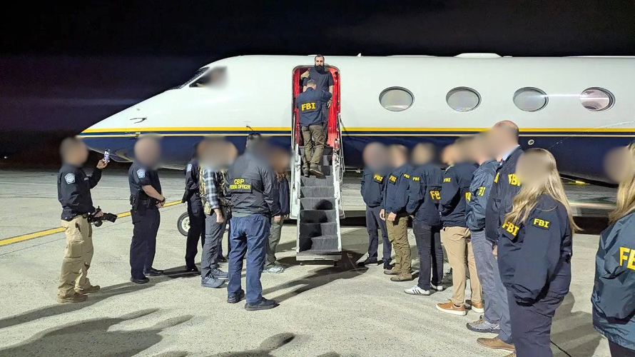 Historic weekend for Trump: He took down the leader of ISIS and extradited two bosses from the Tren de Aragua and Hezbollah.