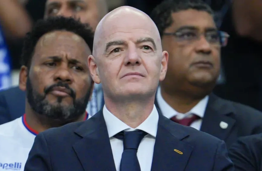Infantino quedó en el ojo de la tormenta tras el fallido proyecto FFE