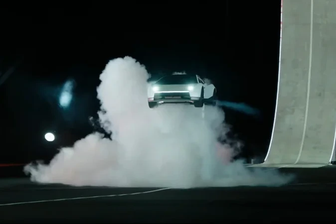 Elon Musk deja al mundo sin palabras al presentar su nuevo auto volador: mirá el video