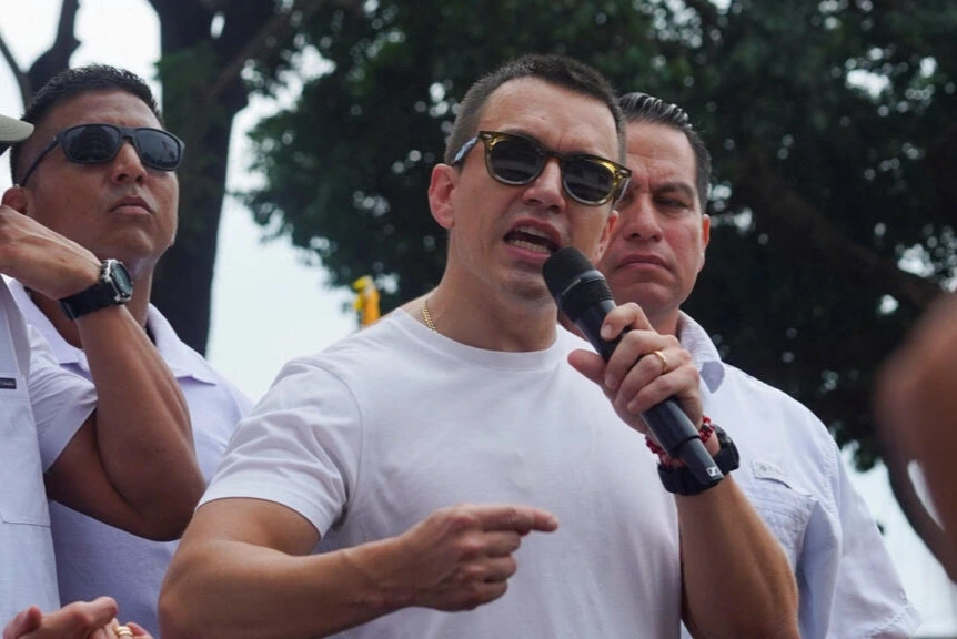 Noboa announces cabinet changes, curfew and relief in light sheets