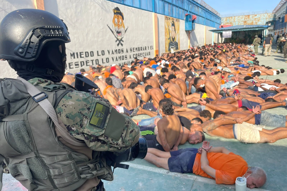 Government bans graffiti and gang symbols in prisons in Ecuador