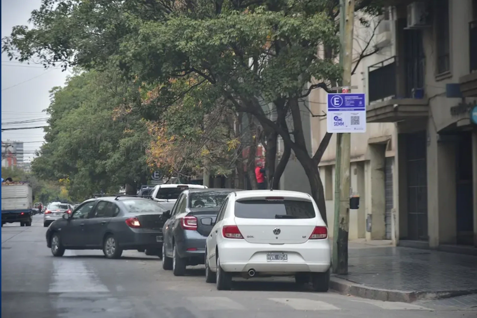 Se incorporará un botón de pánico para denunciar las extorsiones de naranjitas ilegales en Córdoba.