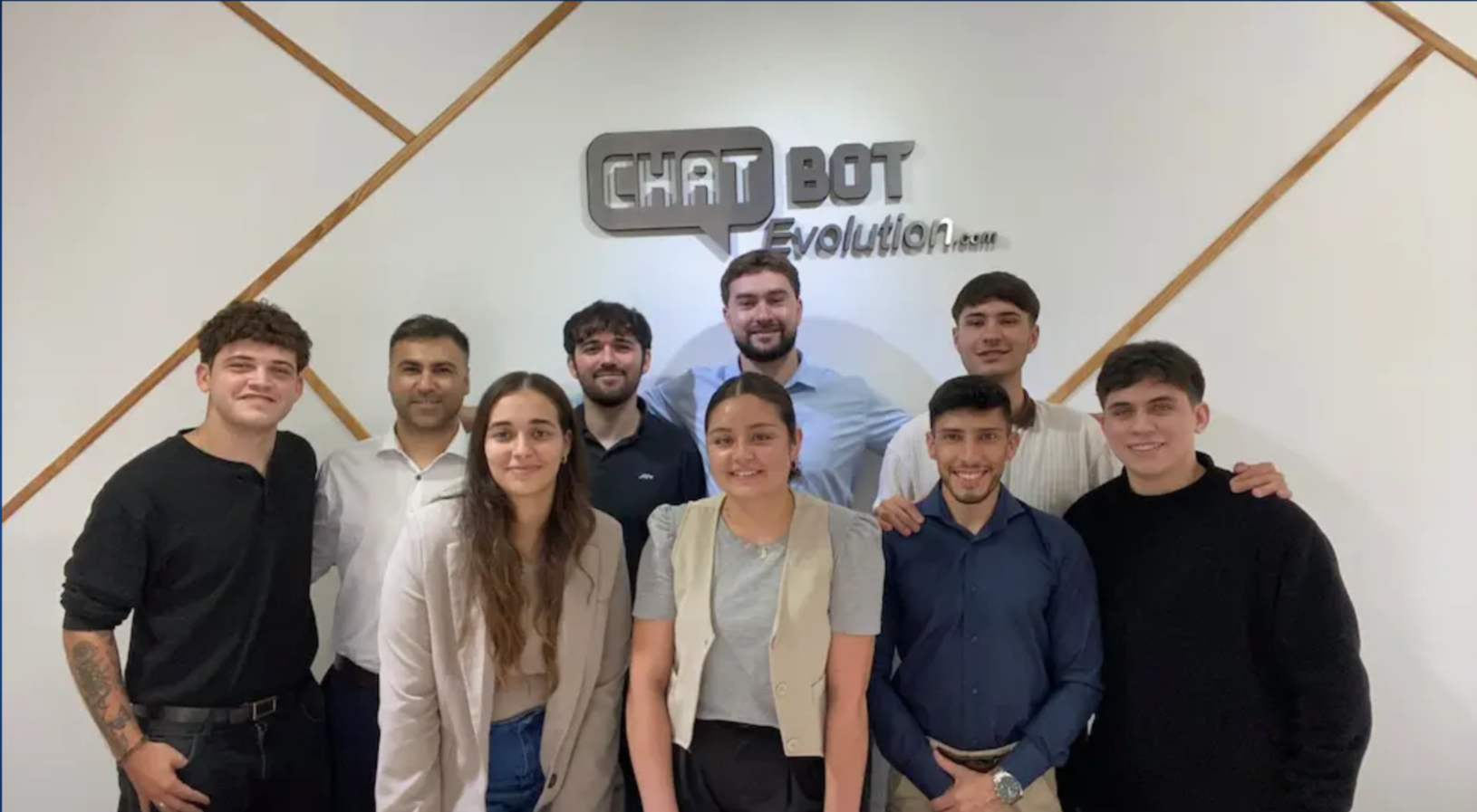 Equipo de Chatbot Evolution, liderado por Javier Brizuela.
