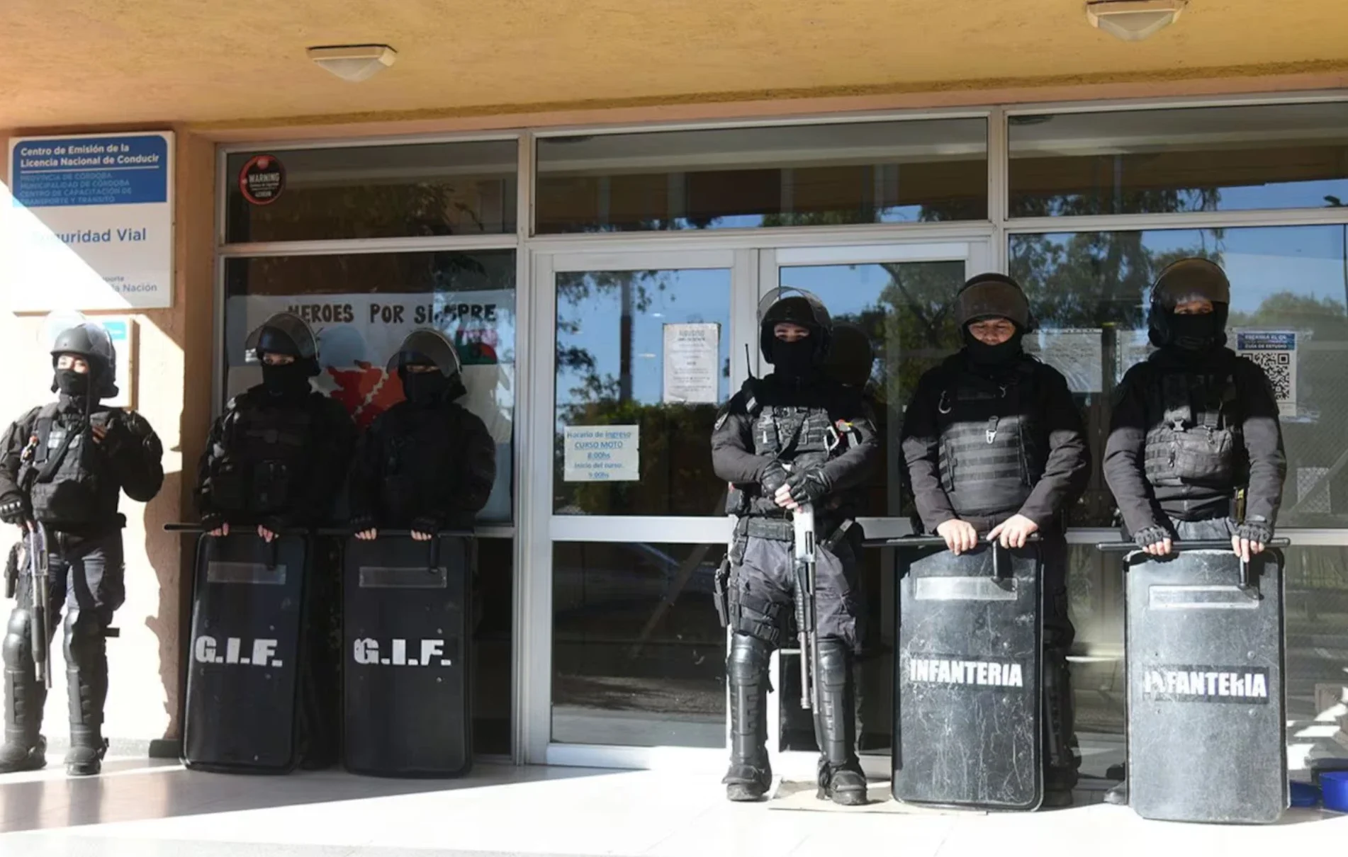 Hace unas semanas, la Escuela Municipal de Tránsito fue allanada y un empleado municipal fue detenido por venta irregular de licencias de conducir