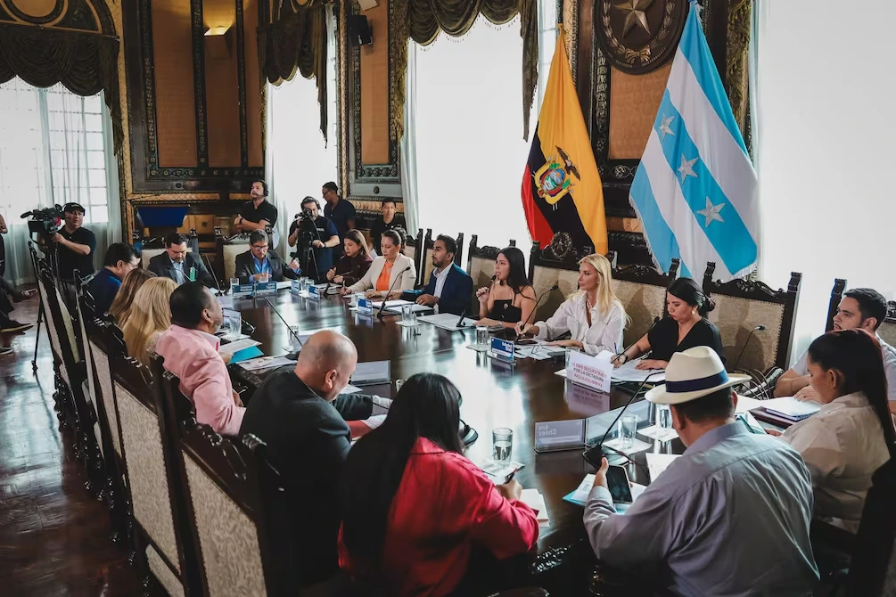 The Guayaquil City Council formed the Bureau Commission against Aquiles Alvarez