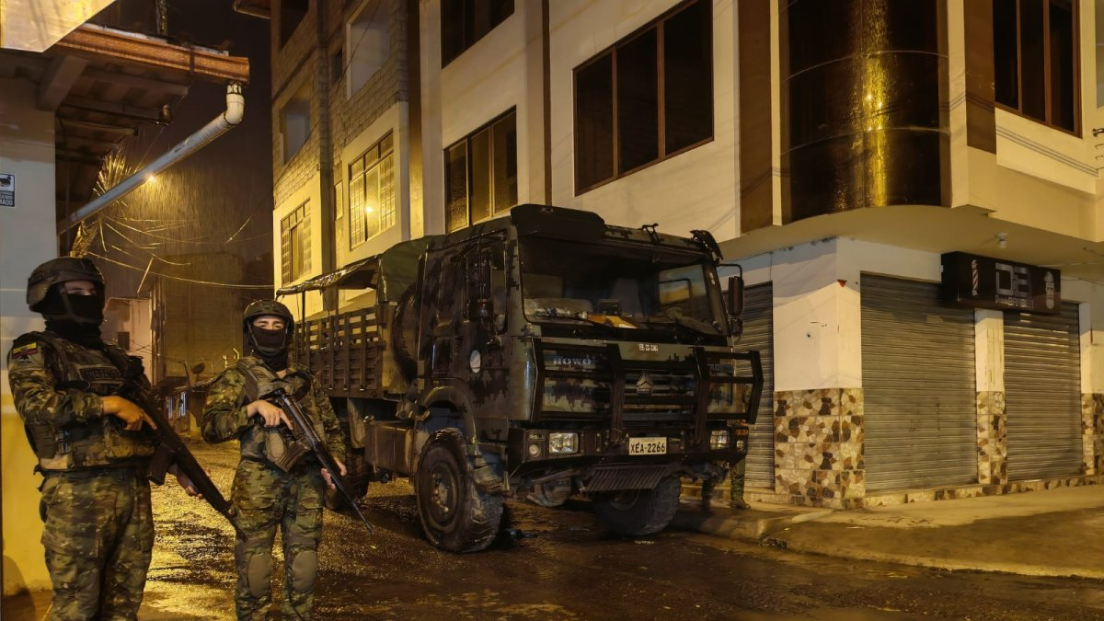 Toque de queda empezara a regir de 23:00 a 05:00