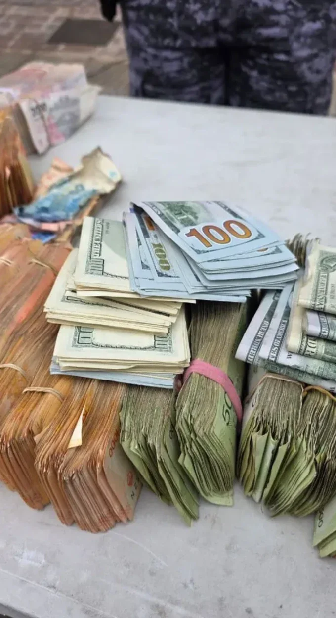 En operativos de control, se logró el secuestro de más de $110 millones en efectivo que dos naranjitas intentaron ocultar en Alberdi.