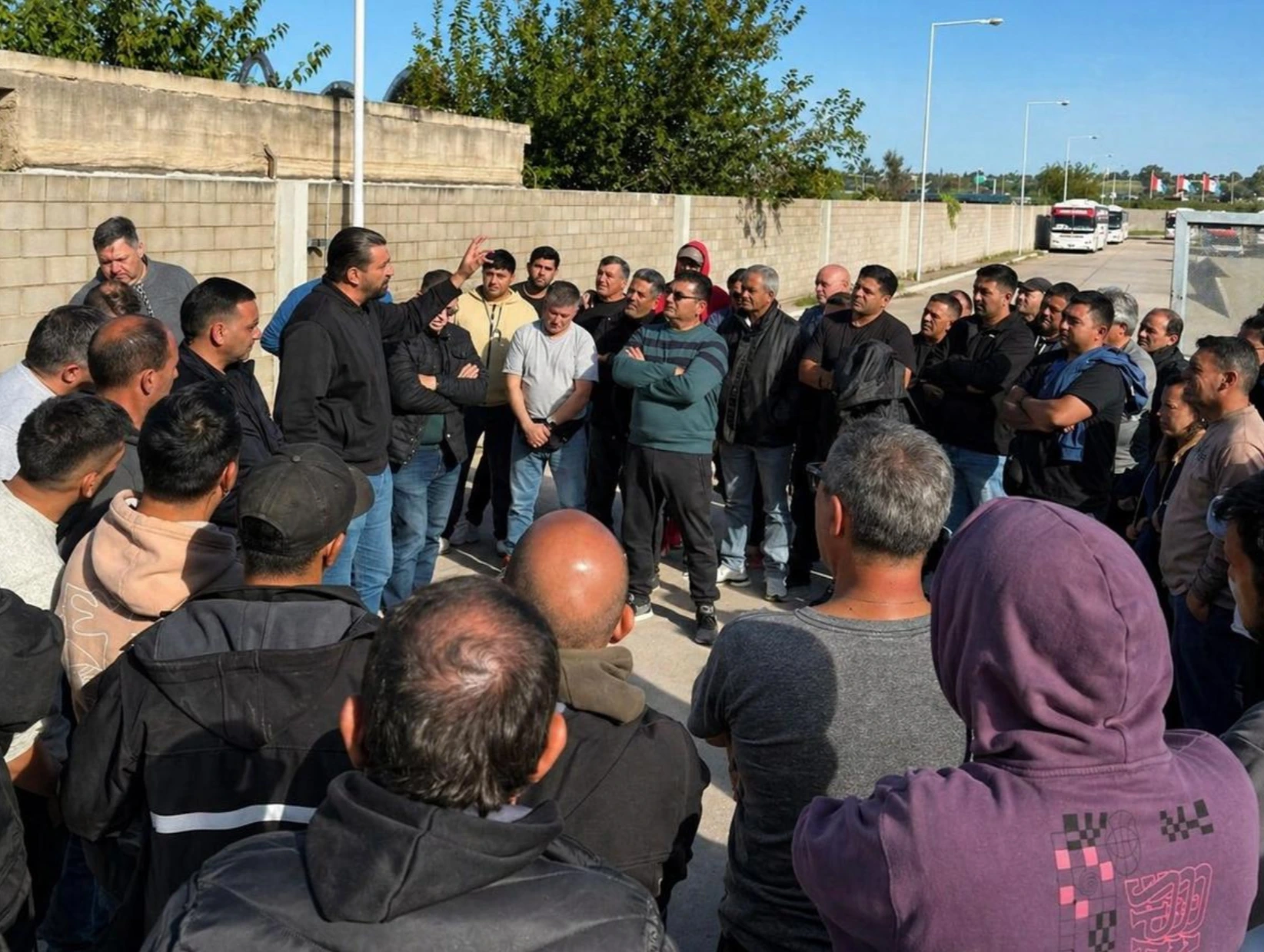 Se resolvió la reincorporación de los 30 empleados de Grupo FAM que habían sido despedidos la semana pasada y provocó el paro intempestivo del gremio. 