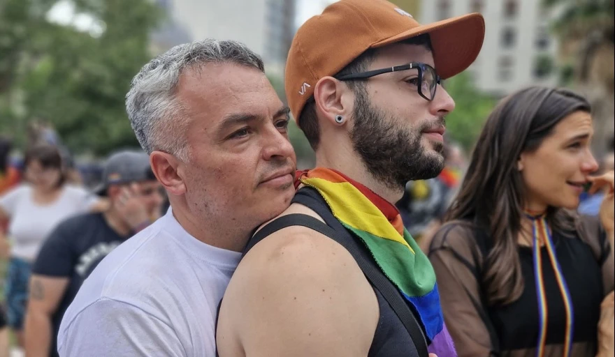 El diputado socialista Paulón también propuso un feriado por "el día de la prostitución"