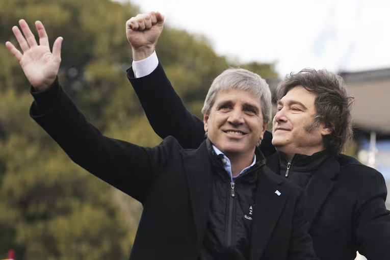 Javier Milei junto a Luis 