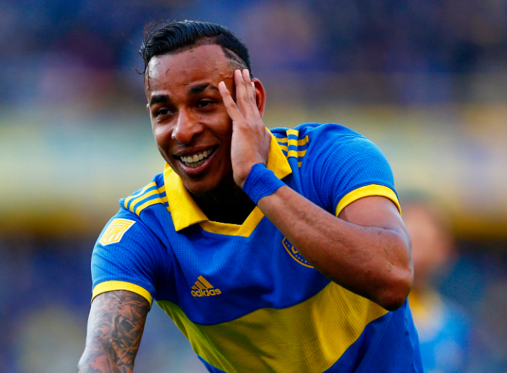Villa no descarta ni una llegada a River ni un regreso a Boca