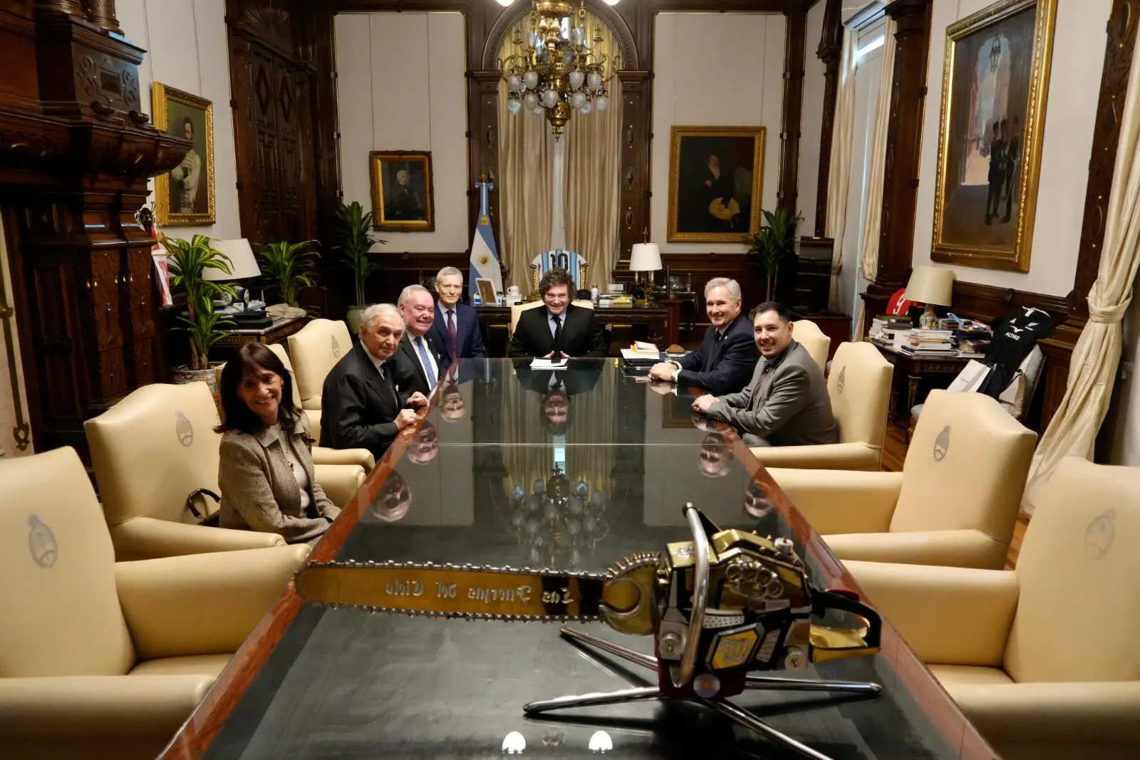 Quién es el Gran Maestre de la Orden de Malta que visitó a Milei