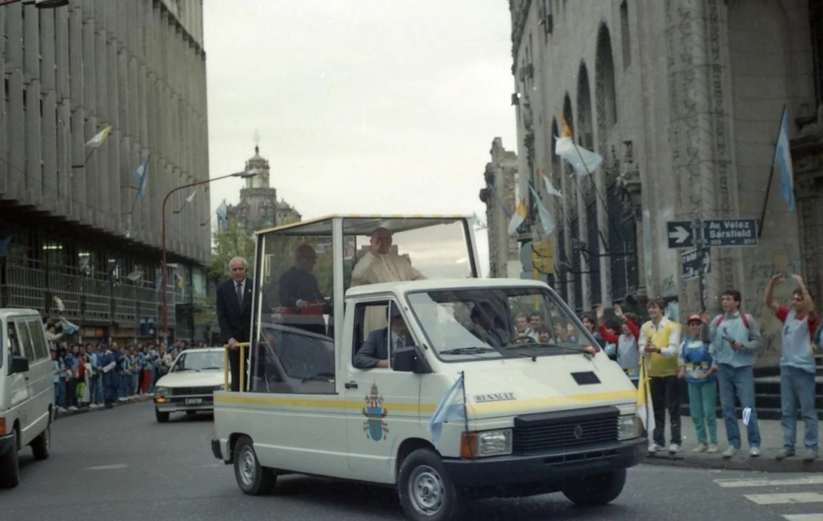 Cerca del mediodía, el Papa León XIV se trasladará hacia el centro de la ciudad con un recorrido similar al que hizó Juan Pablo II en la última visita papal a Córdoba.