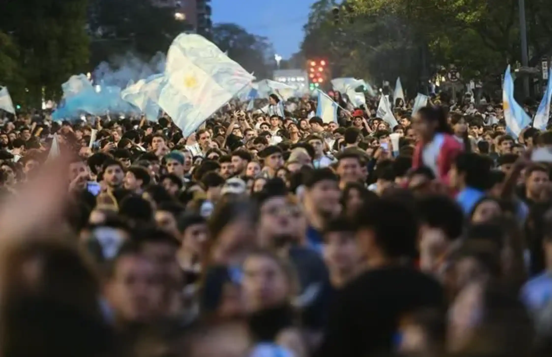 Los festejos por el pase a la final de la Argentina colmaron el Patio Olmos