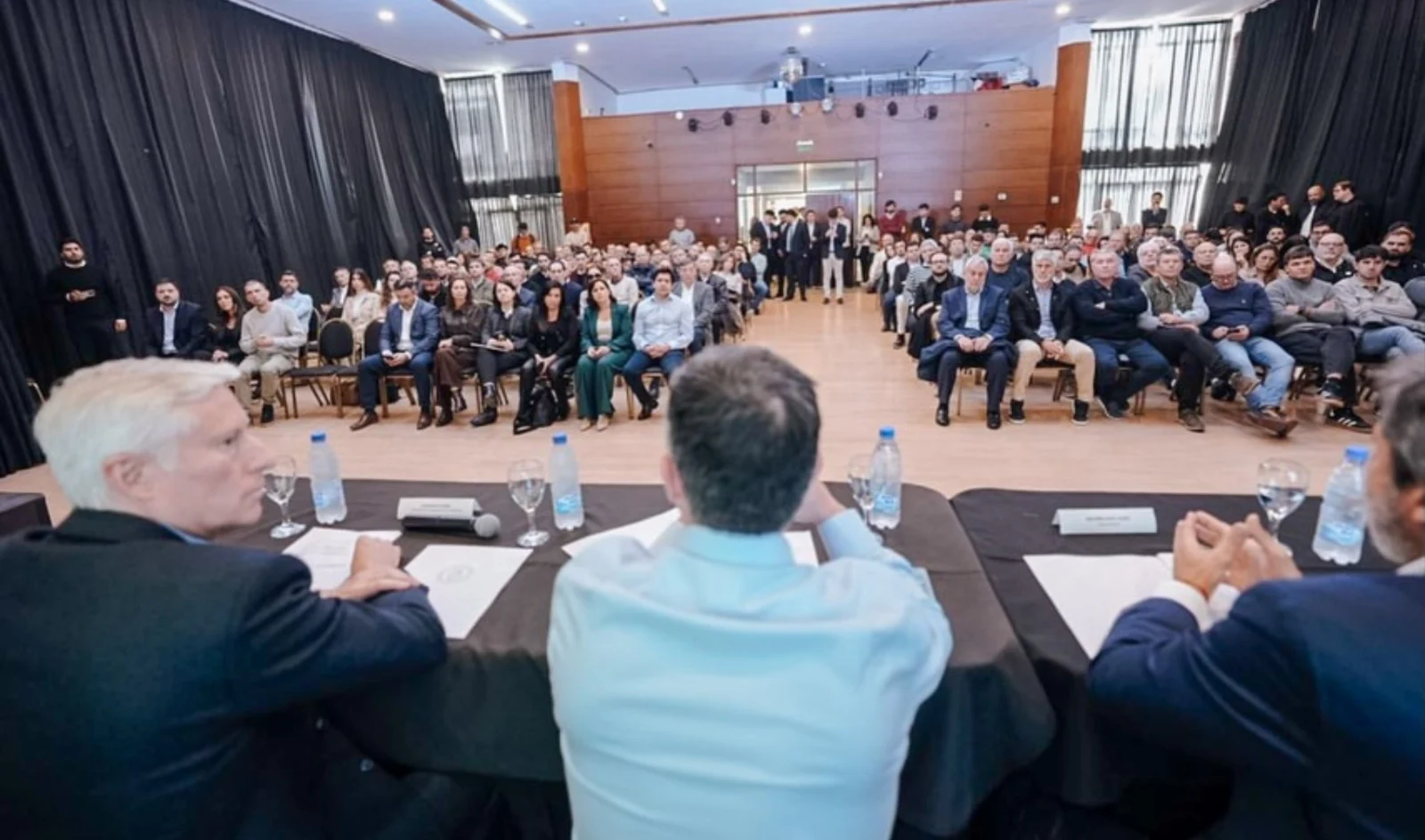 El BICE también presentó sus herramientas a representantes de más de 100 empresarios cordobeses.