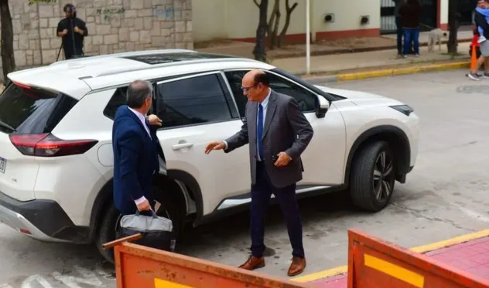 El siniestro ocurrió el 29 de octubre de 2022, cerca de las 16, cuando el BMW X1 que conducía González impactó de frente con el Renault Sandero de la docente Alejandra Bengoa