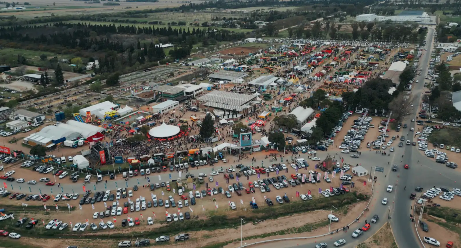 Se estima que Bornoroni recorrería el predio de la Expo Rural junto a otros diputados del bloque de La Libertad Avanza