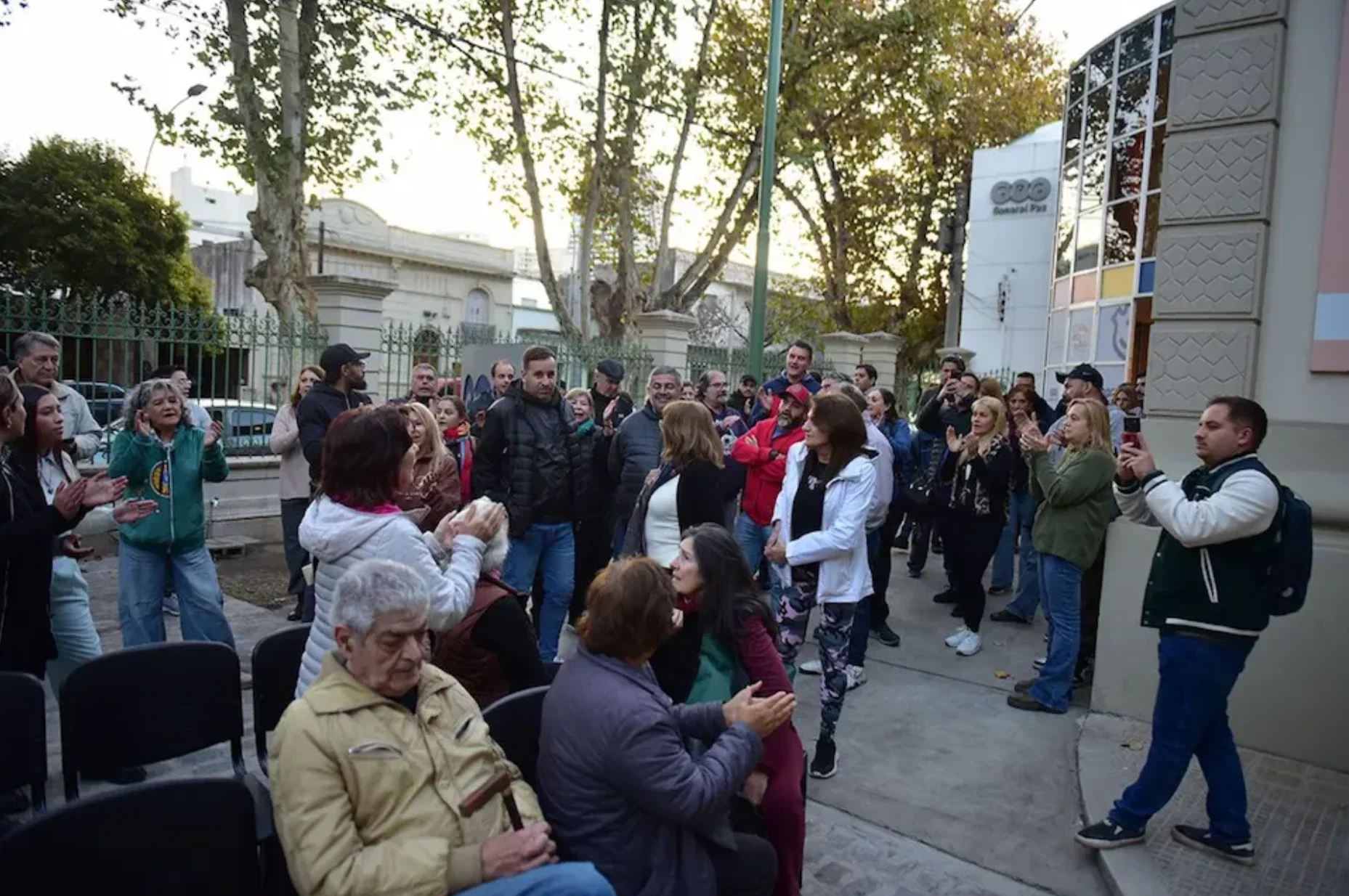 Córdoba: Vecinos marcharon contra el abuso estatal del nuevo estacionamiento medido de Passerini