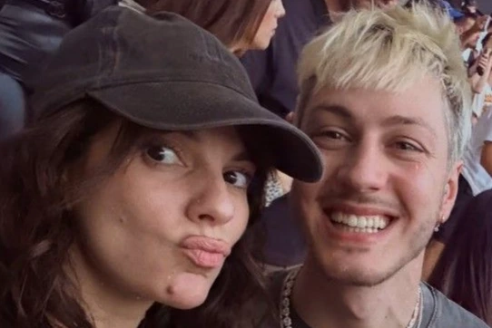 El beso de Gimena Accardi a su novio 14 años menor que revolucionó las redes sociales