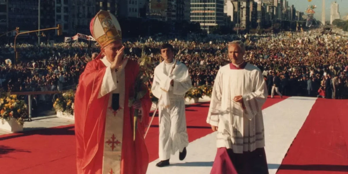 Juan Pablo II fue el último papa en visitar el país.