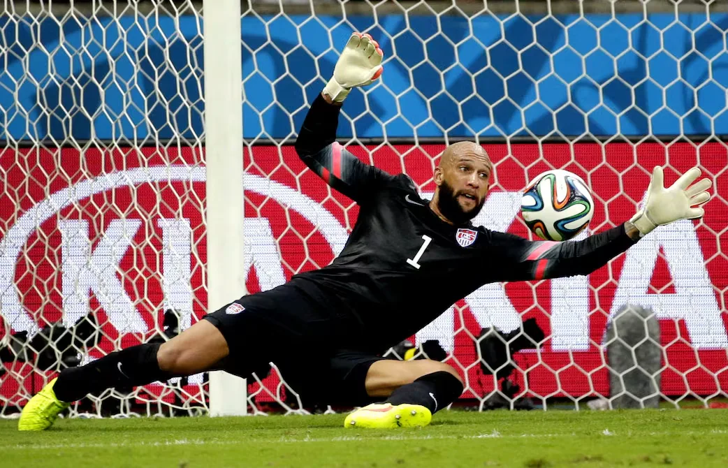 Room igualó la marca de Tim Howard, conseguida en el Estados Unidos - Bélgica de los octavos de final del Mundial 2014