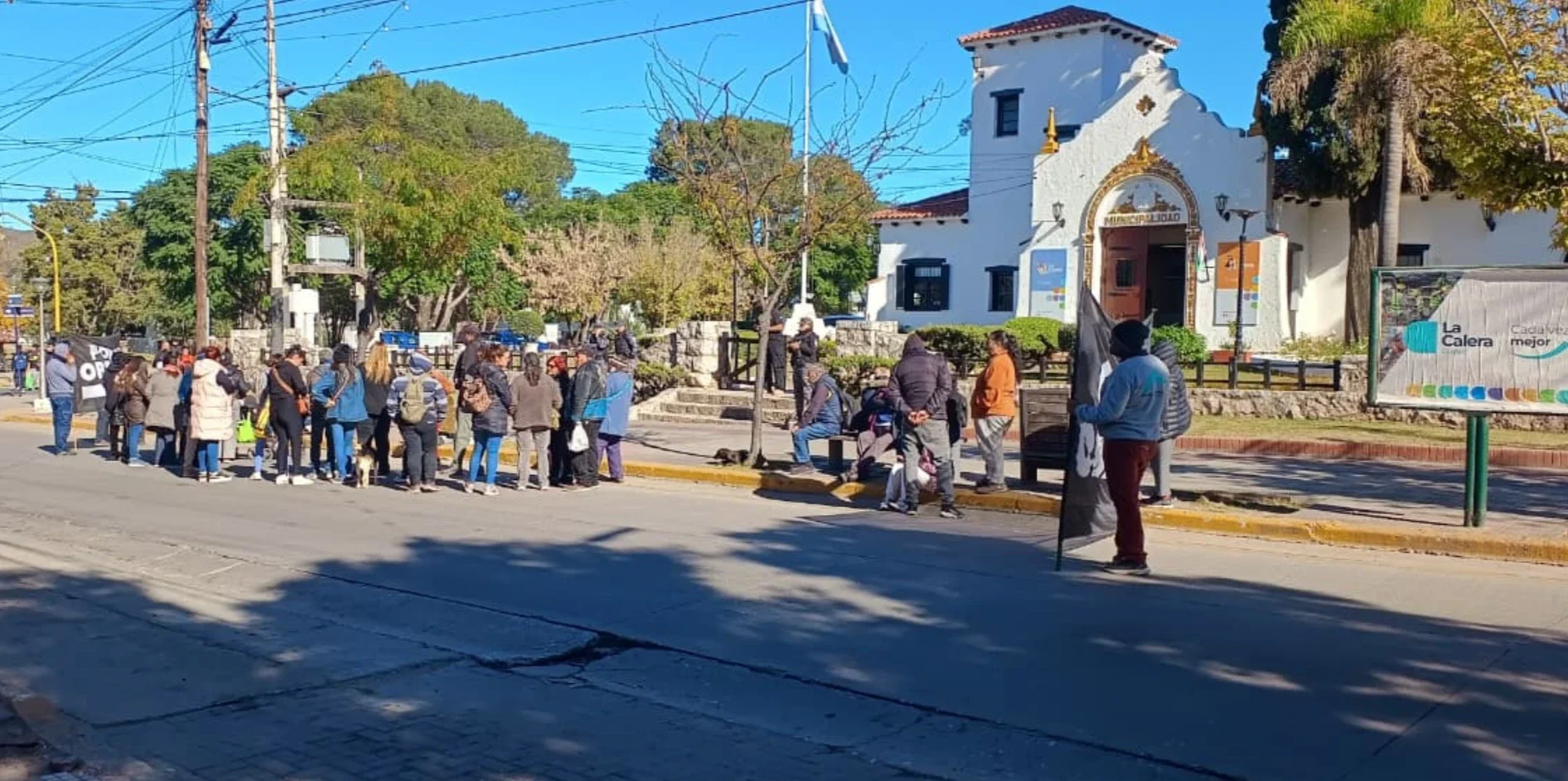 The small march of the leftist picketer group