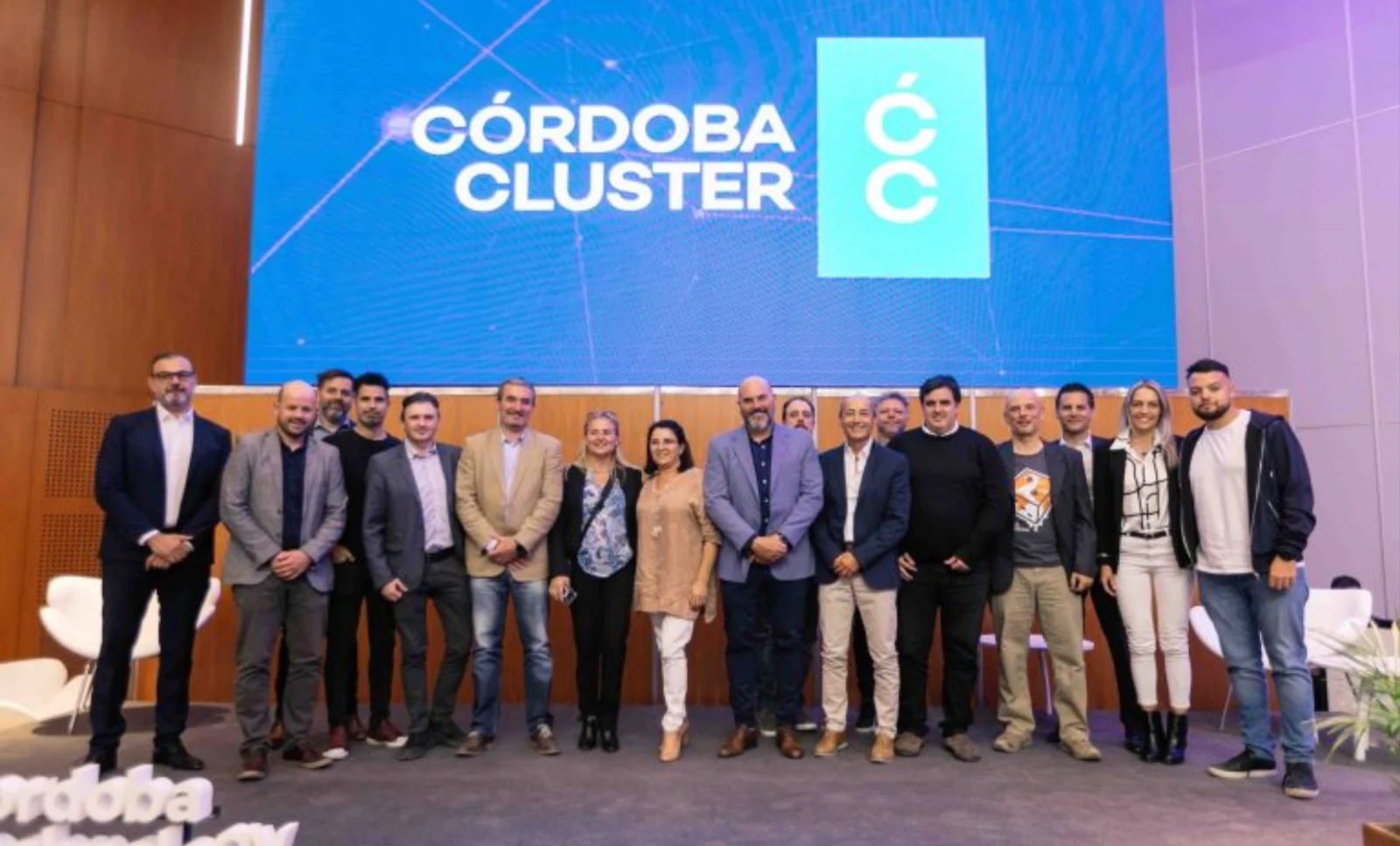 Fundada en 2001 bajo el nombre de Córdoba Technology Cluster, la institución dio sus primeros pasos con apenas 10 empresas asociadas y unos 500 trabajadores.