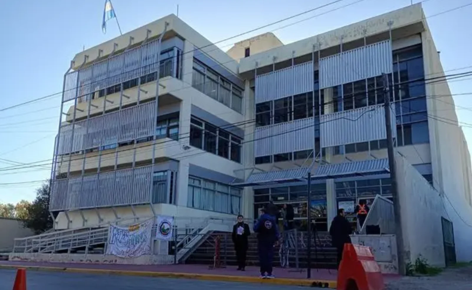 Este martes, el juez Santiago Camogli, de la cámara Criminal y Correccional de Villa Dolores lo condenó a tres años de prisión de ejecución condicional por homicidio culposo agravado y lesiones culposas agravadas, con ocho años de inhabilitación para conducir.