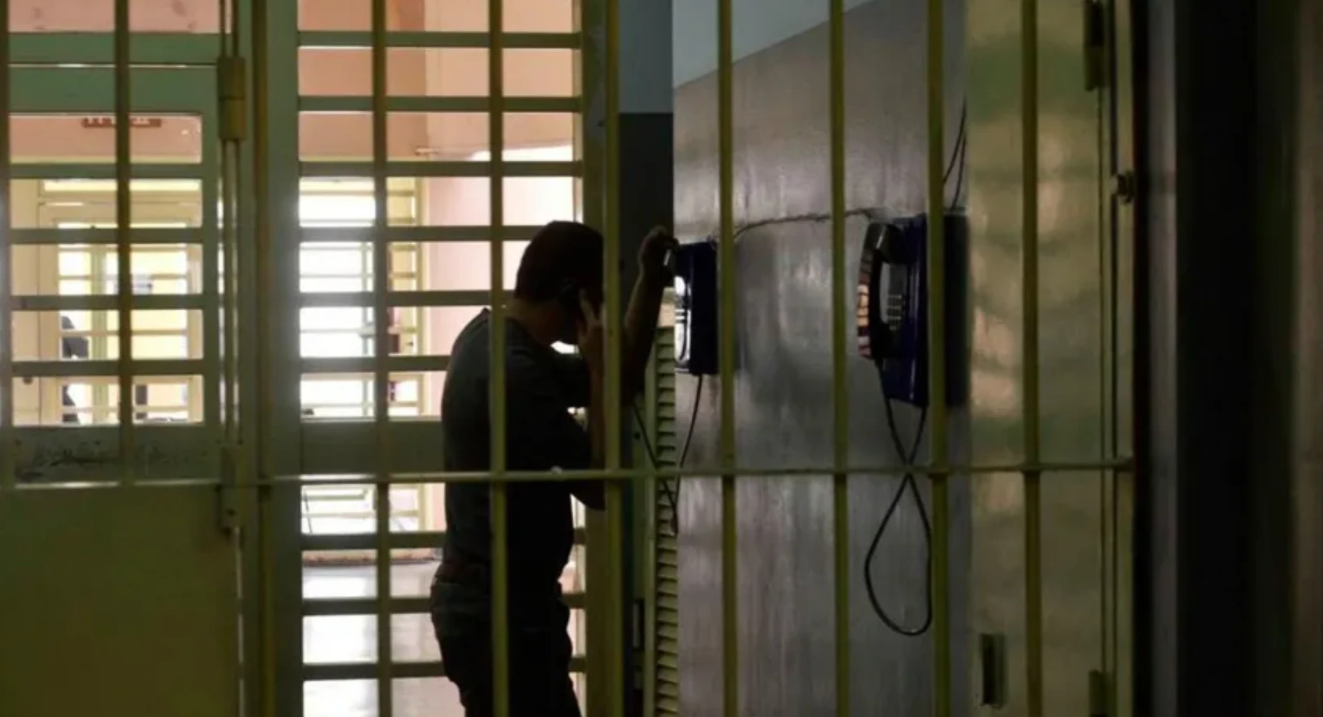 La banda operaba con múltiples billeteras virtuales para evadir los bloqueos bancarios y coordinar pagos en efectivo a proveedores externos.