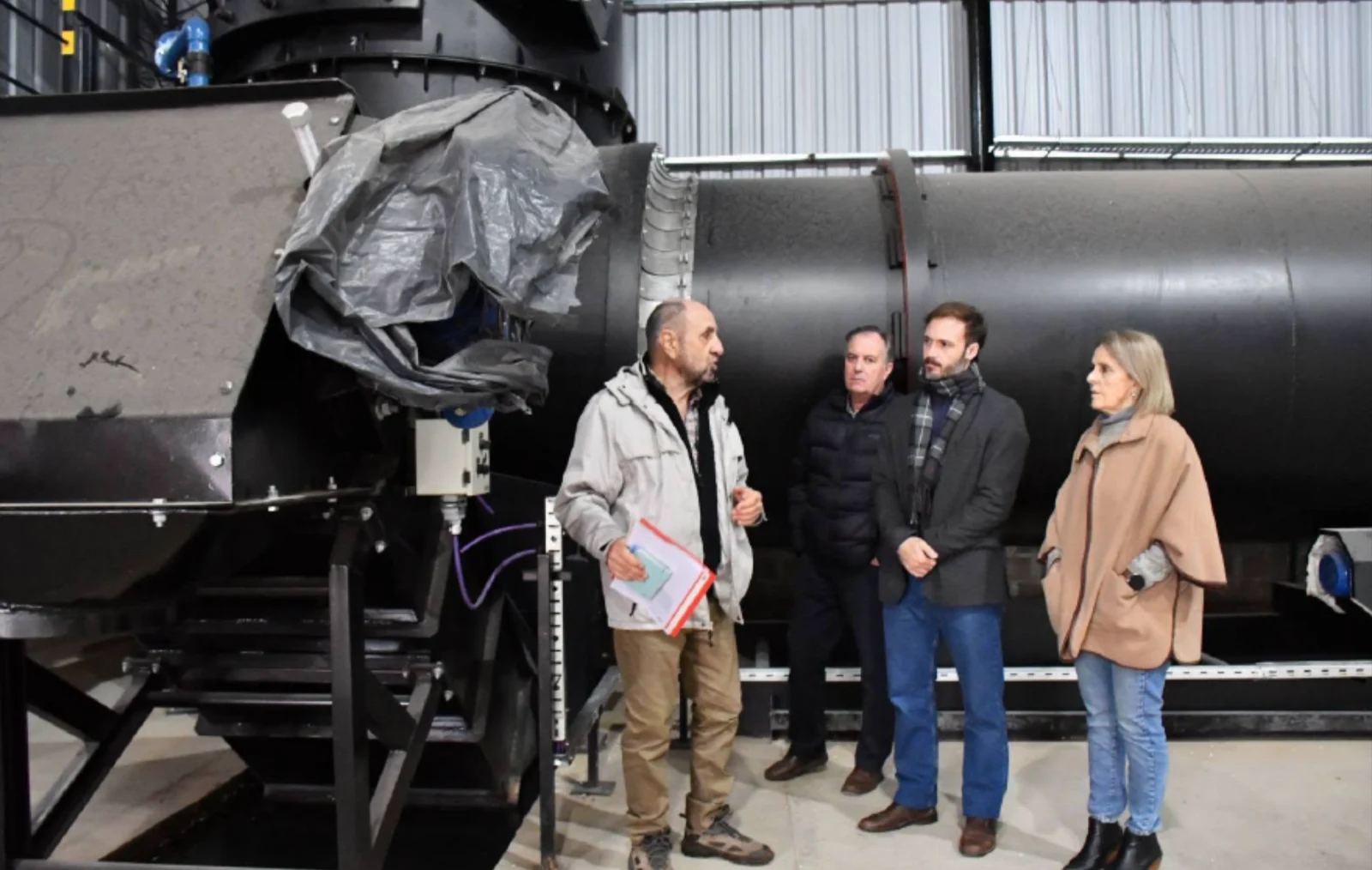 La viceintendente Magdalena Reta de Urquiza durante su visita a la planta.