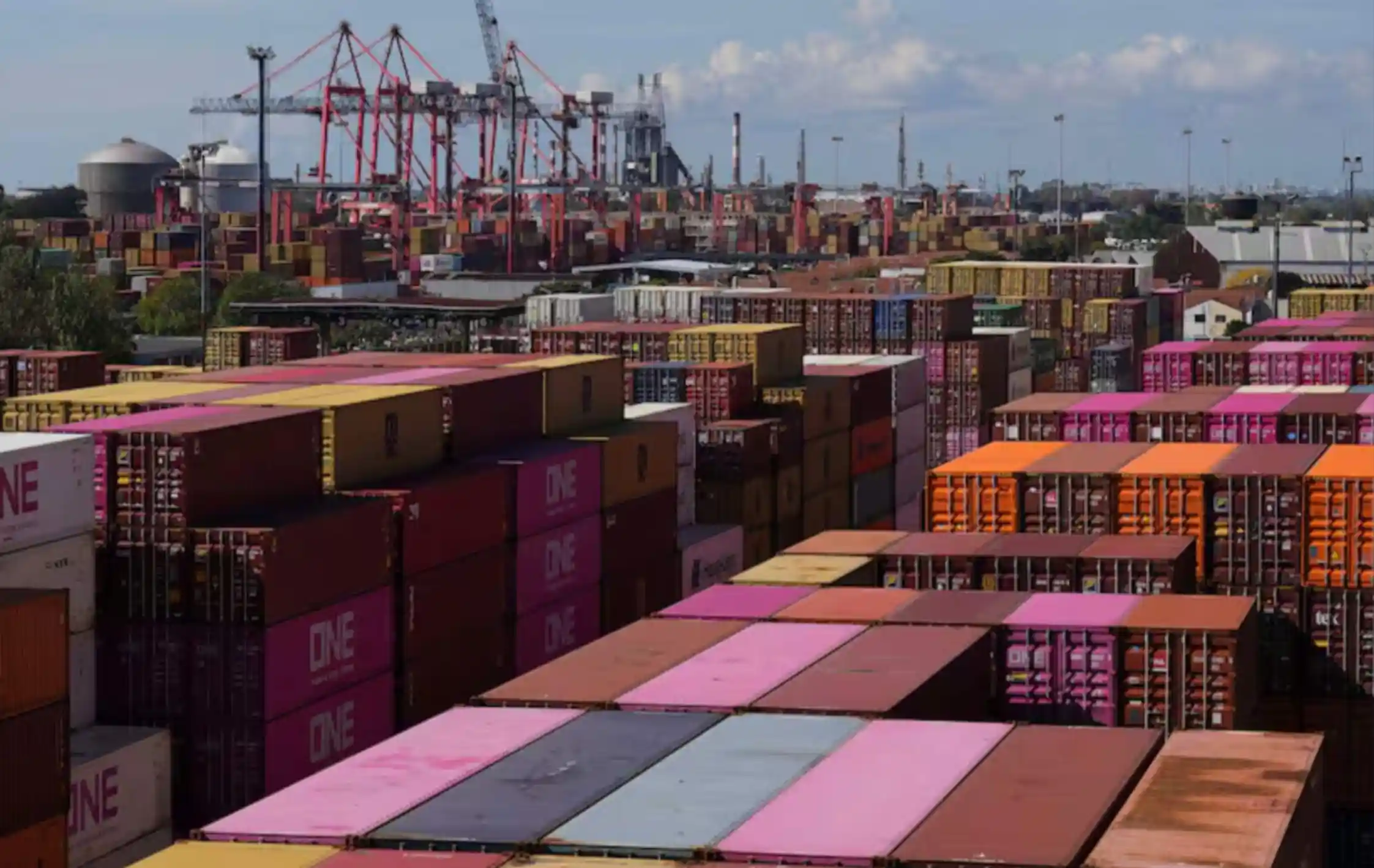 "Las compras particulares vía courier acumularon U$S 643 millones en el primer semestre, marcando un alza del 104,2% interanual."