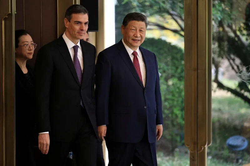 EL comunista Pedro Sánchez junto al dictador Xi Jinping