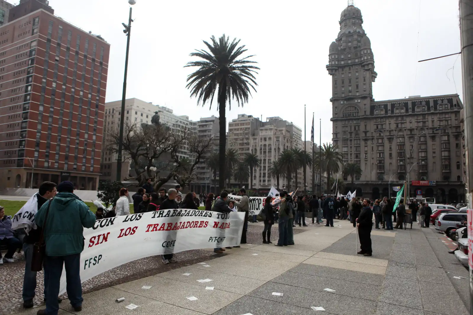Uruguay destroys jobs and the government covers it up: 2,500 fewer positions