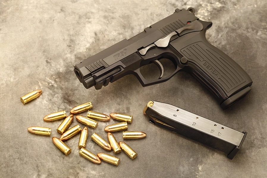 Córdoba: una mujer se olvidó una pistola 9 milímetros frente a un jardín de infantes