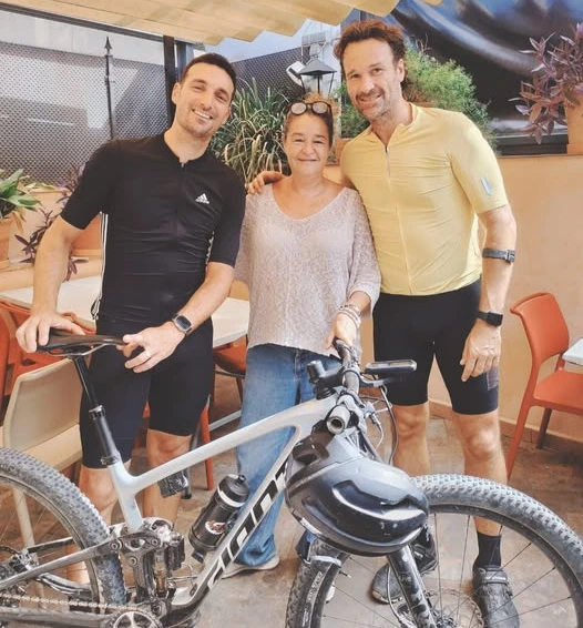 Carlos Moyá introdujo a Scaloni en el mundo del ciclismo