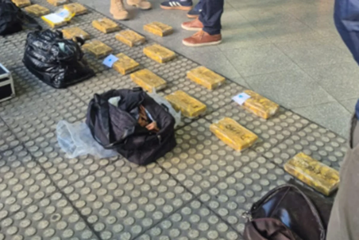 Córdoba: dos mujeres fueron detenidas con 22 kilos de cocaína de máxima pureza