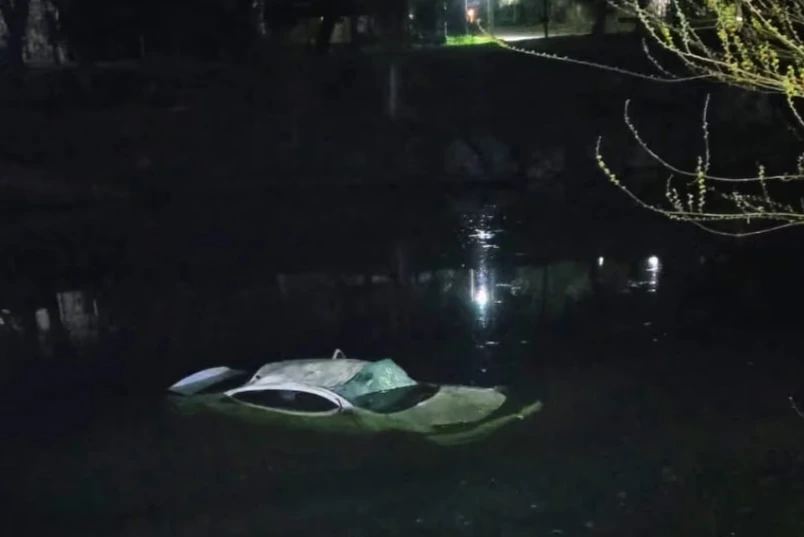Cosquín: three teenagers were rescued after their car fell into the river