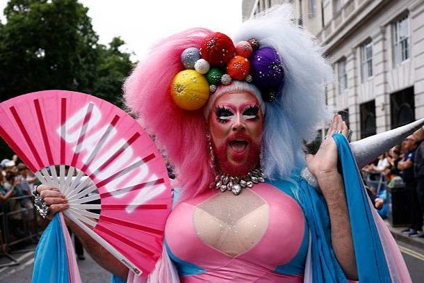 Un estudio reveló un aumento de los problemas mentales en jóvenes tras tratamientos de cambio de género