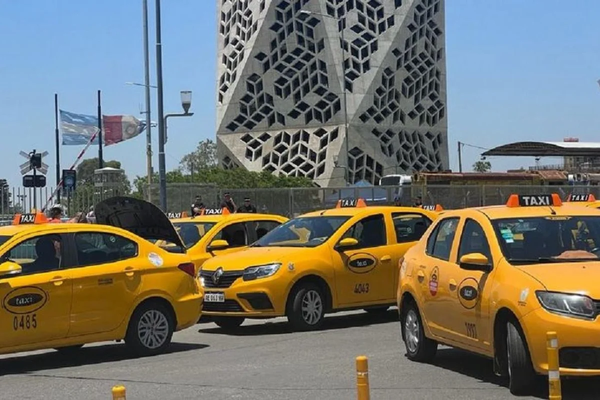 Contra el libre mercado: taxistas de Córdoba exigen el bloqueo de la aplicación DiDi