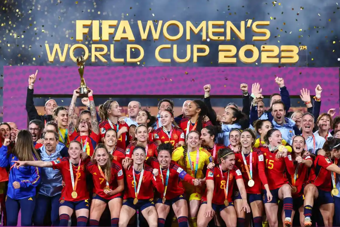 España es la primera que ostenta al mismo tiempo los títulos mundiales de las selecciones masculina y femenina