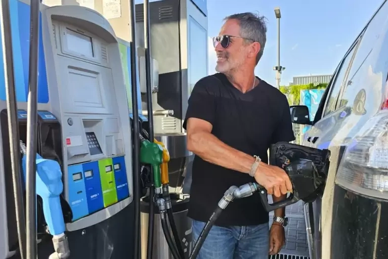 Descuentos en nafta y gasoil en mayo de 2026: cómo acceder a descuentos del 25% y reintegros de más de $20.000
